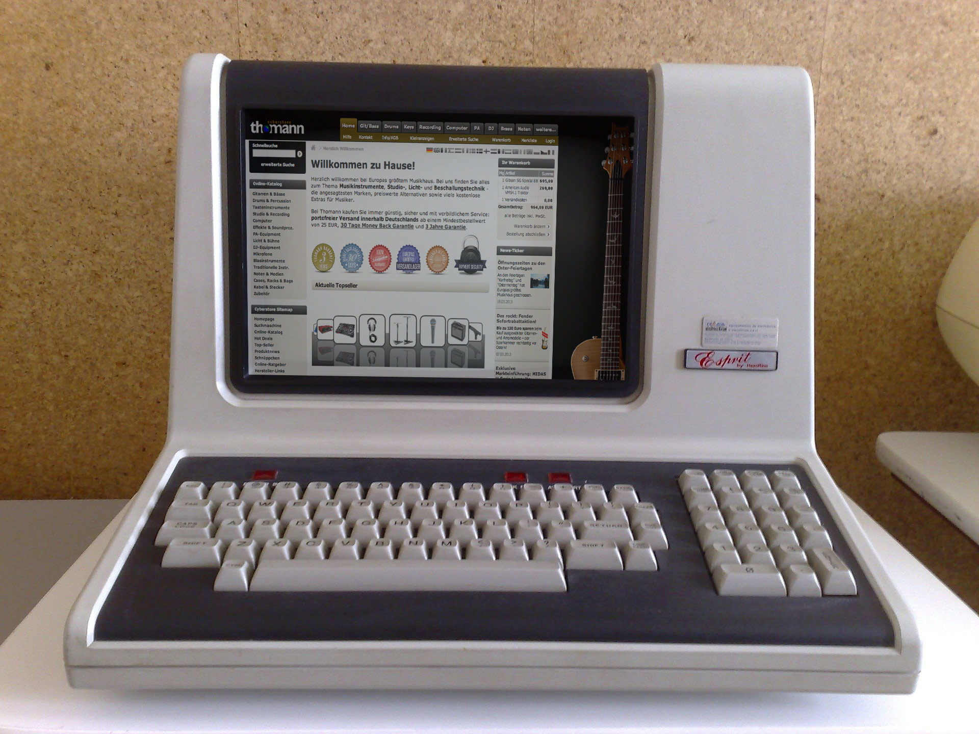 Retro Computer with Thomann Screen